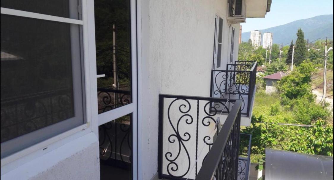 Mini-Hotel Yanson 2 Gagra Eksteriør billede